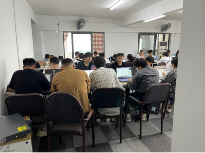 聚焦實踐創新，2021級計算機科學與技術專業教學軟件技術開發實踐周精彩紀實
