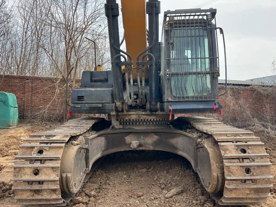 二手徐工490挖掘機帶195破碎錘及鑄造件轉(zhuǎn)讓，機會難得！